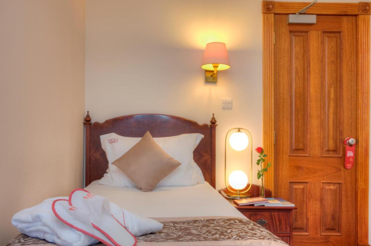 มูทู อเล็กซานดรา โฮเต็ล Hotel โอบาน ภายนอก รูปภาพ