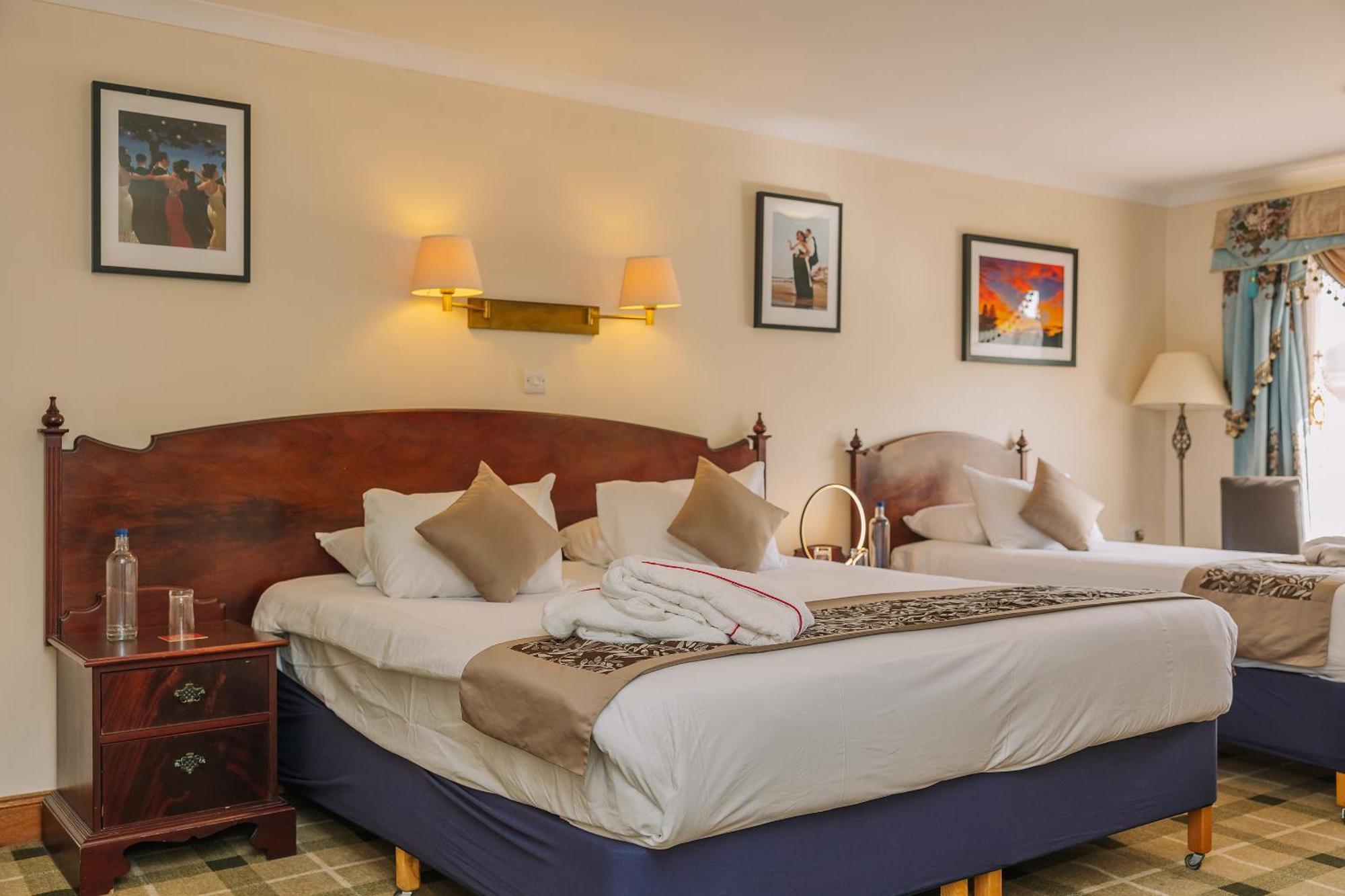 มูทู อเล็กซานดรา โฮเต็ล Hotel โอบาน ภายนอก รูปภาพ