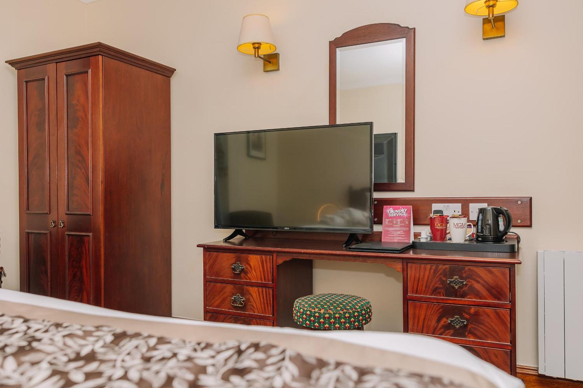 มูทู อเล็กซานดรา โฮเต็ล Hotel โอบาน ภายนอก รูปภาพ